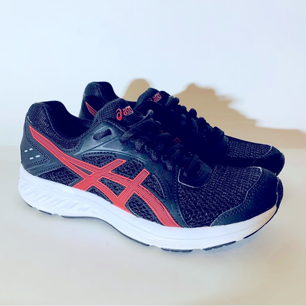 ASICS - Picture 5 of 9